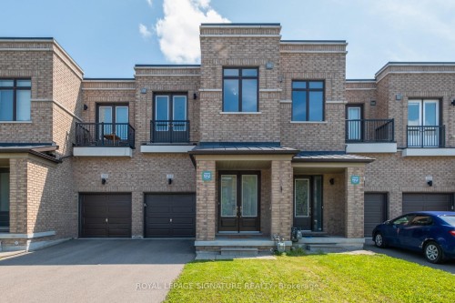 215 Elyse Court  Aurora, ON L4G 2C9
