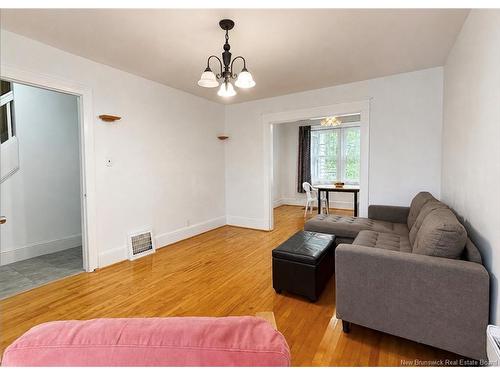 222 York St, Bathurst, NB 