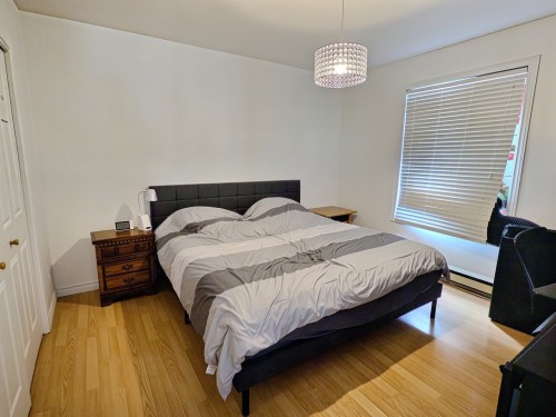 Chambre à coucher principale - 1895 Rue St-Denis, Val-D'Or, QC - Indoor Photo Showing Bedroom