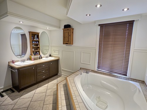 Salle de bains - 1895 Rue St-Denis, Val-D'Or, QC - Indoor Photo Showing Bathroom