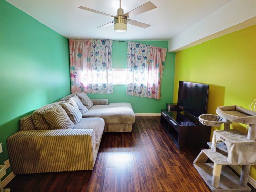 Salle familiale - 1895 Rue St-Denis, Val-D'Or, QC - Indoor