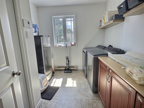 Salle de lavage - 1895 Rue St-Denis, Val-D'Or, QC - Indoor Photo Showing Laundry Room