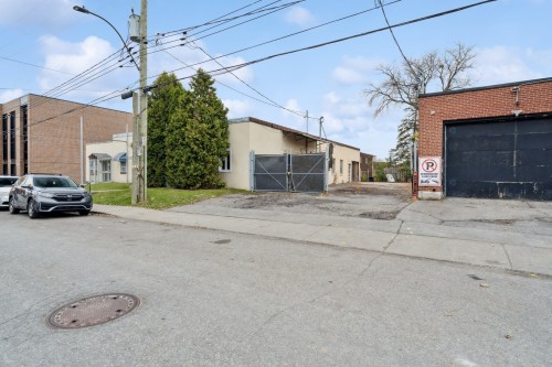 Front of Structure - Av. Éthier, Montréal (Montréal-Nord), QC 