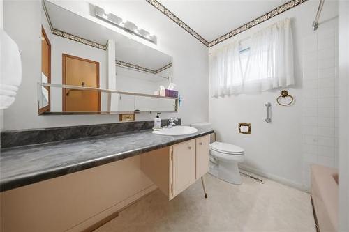 75 Tamworth Bay, Winnipeg, MB - Indoor Photo Showing Bathroom