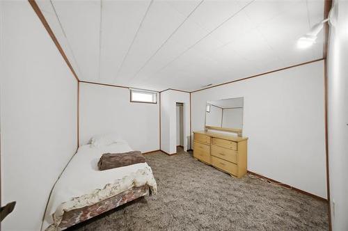 75 Tamworth Bay, Winnipeg, MB - Indoor Photo Showing Bedroom