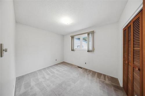 75 Tamworth Bay, Winnipeg, MB - Indoor Photo Showing Other Room