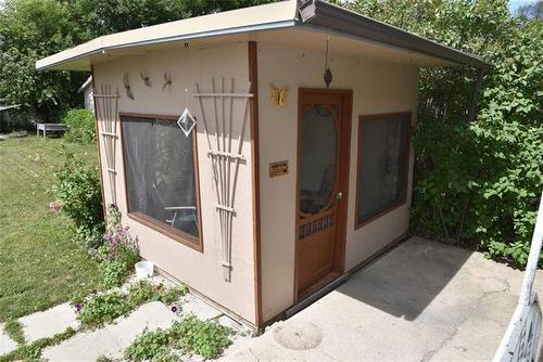 403 Speers Rd, Winnipeg, MB - Outdoor With Exterior