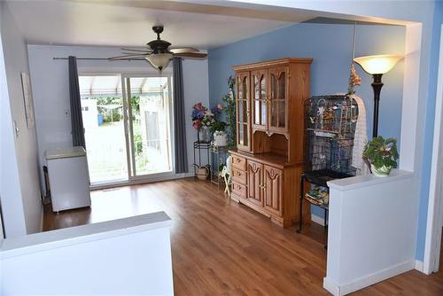 403 Speers Rd, Winnipeg, MB - Indoor Photo Showing Other Room