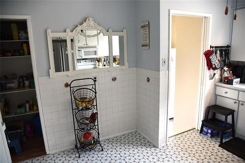 403 Speers Rd, Winnipeg, MB - Indoor