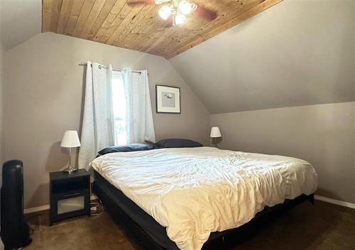 127 Lansdowne Ave, Winnipeg, MB - Indoor Photo Showing Bedroom