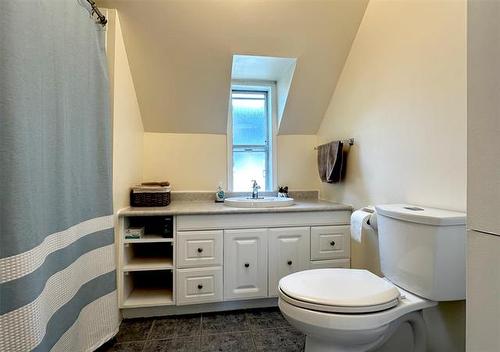 127 Lansdowne Ave, Winnipeg, MB - Indoor Photo Showing Bathroom