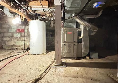127 Lansdowne Ave, Winnipeg, MB - Indoor Photo Showing Basement
