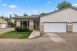 6 Mayfield CR  Winnipeg, MB R3R 3V1