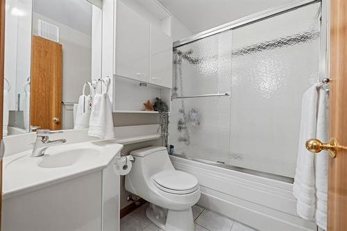 6 Mayfield Cr, Winnipeg, MB - Indoor Photo Showing Bathroom
