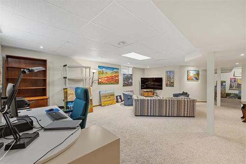 6 Mayfield Cr, Winnipeg, MB - Indoor