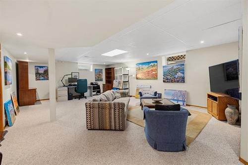 6 Mayfield Cr, Winnipeg, MB - Indoor