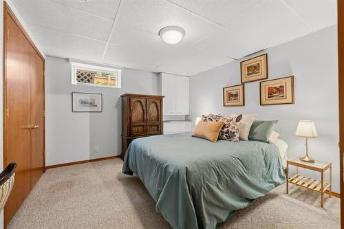 6 Mayfield Cr, Winnipeg, MB - Indoor Photo Showing Bedroom