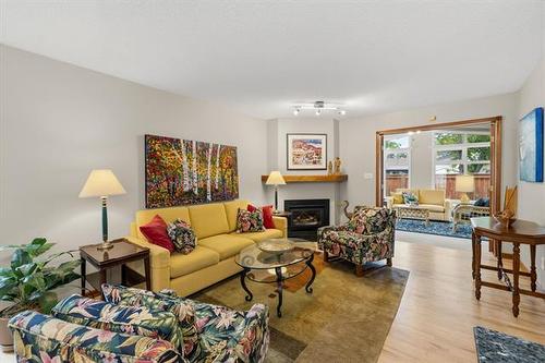 6 Mayfield Cr, Winnipeg, MB - Indoor Photo Showing Living Room With Fireplace