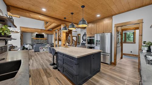 3373 Mountain View Court, Jaffray, BC - Indoor Photo Showing Kitchen