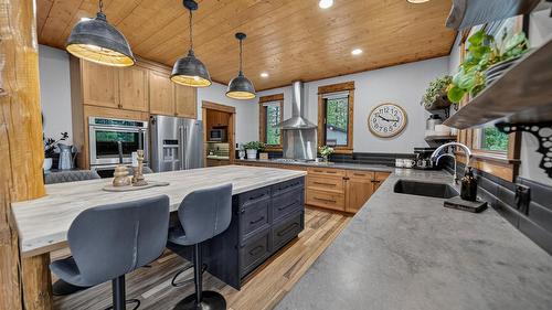 3373 Mountain View Court, Jaffray, BC - Indoor