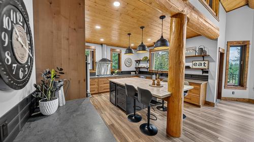 3373 Mountain View Court, Jaffray, BC - Indoor