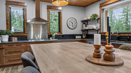 3373 Mountain View Court, Jaffray, BC - Indoor