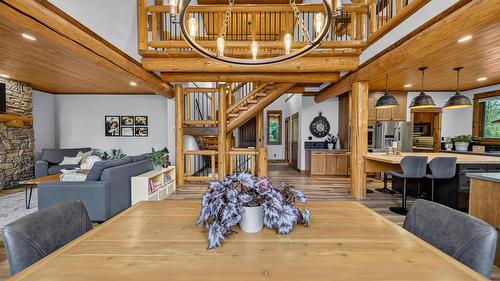 3373 Mountain View Court, Jaffray, BC - Indoor Photo Showing Dining Room