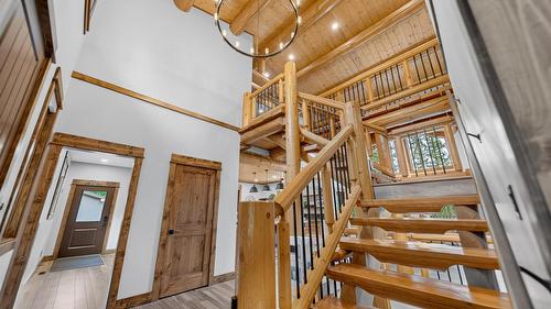 3373 Mountain View Court, Jaffray, BC - Indoor Photo Showing Other Room