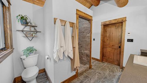 3373 Mountain View Court, Jaffray, BC - Indoor Photo Showing Bathroom