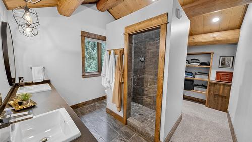 3373 Mountain View Court, Jaffray, BC - Indoor Photo Showing Other Room