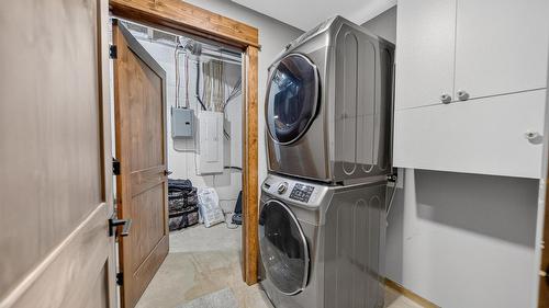 3373 Mountain View Court, Jaffray, BC - Indoor Photo Showing Laundry Room