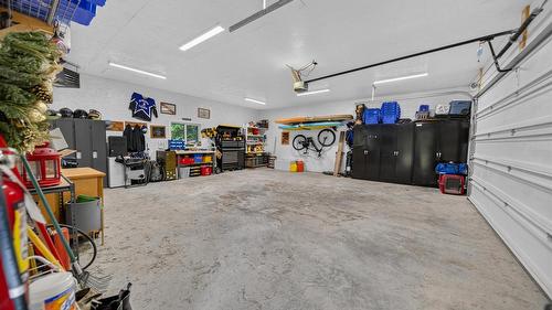 3373 Mountain View Court, Jaffray, BC - Indoor Photo Showing Garage