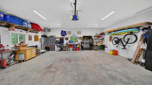 3373 Mountain View Court, Jaffray, BC - Indoor Photo Showing Garage