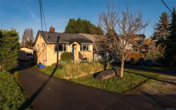 3026 Donald St Saanich, BC V9A 1Y2