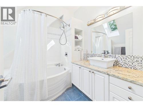 114 Bear End Road, Penticton, BC - Indoor Photo Showing Bathroom