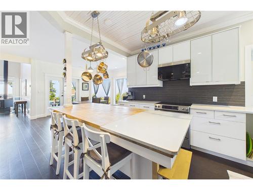 114 Bear End Road, Penticton, BC - Indoor