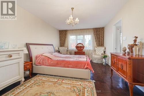 86 Venice Gate Drive, Vaughan, ON - Indoor Photo Showing Bedroom