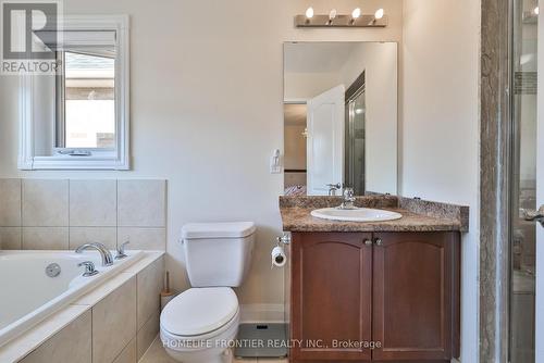 86 Venice Gate Drive, Vaughan, ON - Indoor Photo Showing Bathroom