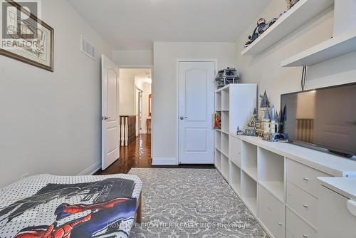 86 Venice Gate Drive, Vaughan, ON - Indoor Photo Showing Bedroom