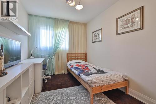 86 Venice Gate Drive, Vaughan, ON - Indoor Photo Showing Bedroom