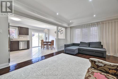 86 Venice Gate Drive, Vaughan, ON - Indoor Photo Showing Living Room
