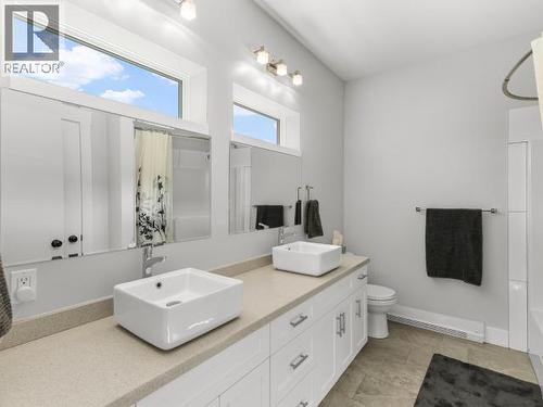 26 Iskoot Crescent, Whitehorse, YT - Indoor Photo Showing Bathroom