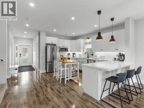26 Iskoot Crescent, Whitehorse, YT - Indoor Photo Showing Kitchen With Upgraded Kitchen
