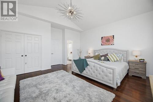 6379 Alderwood Trail, Mississauga, ON - Indoor Photo Showing Bedroom