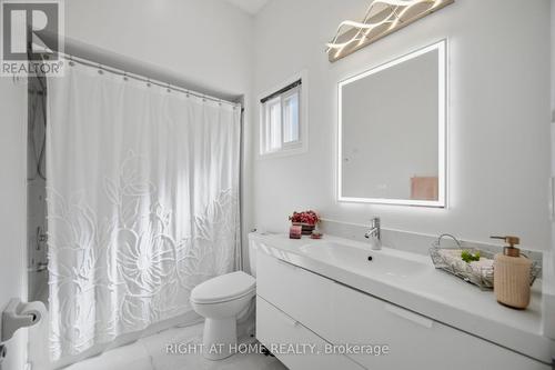 6379 Alderwood Trail, Mississauga, ON - Indoor Photo Showing Bathroom