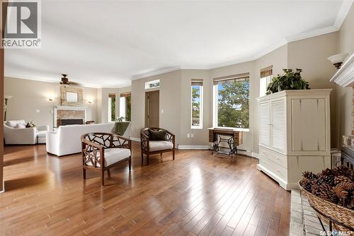 305 2925 14Th Avenue, Regina, SK - Indoor Photo Showing Living Room