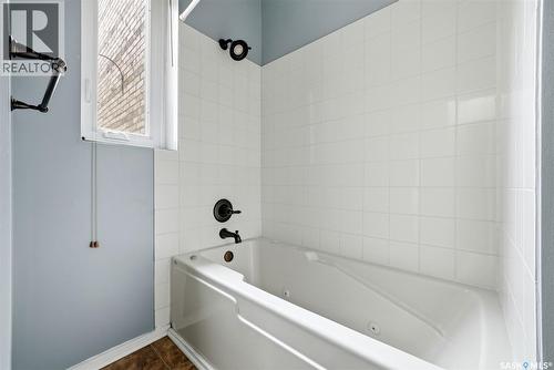 305 2925 14Th Avenue, Regina, SK - Indoor Photo Showing Bathroom