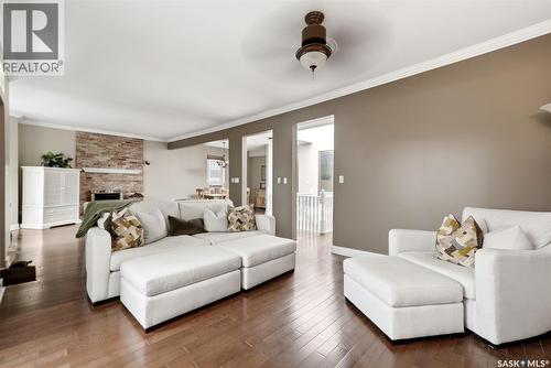 305 2925 14Th Avenue, Regina, SK - Indoor Photo Showing Living Room