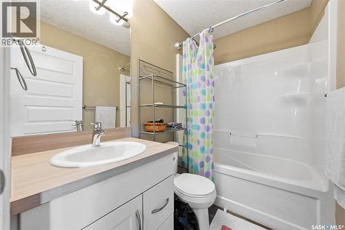 275 Wyant Lane, Saskatoon, SK - Indoor Photo Showing Bathroom