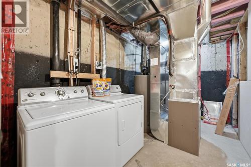 275 Wyant Lane, Saskatoon, SK - Indoor Photo Showing Laundry Room